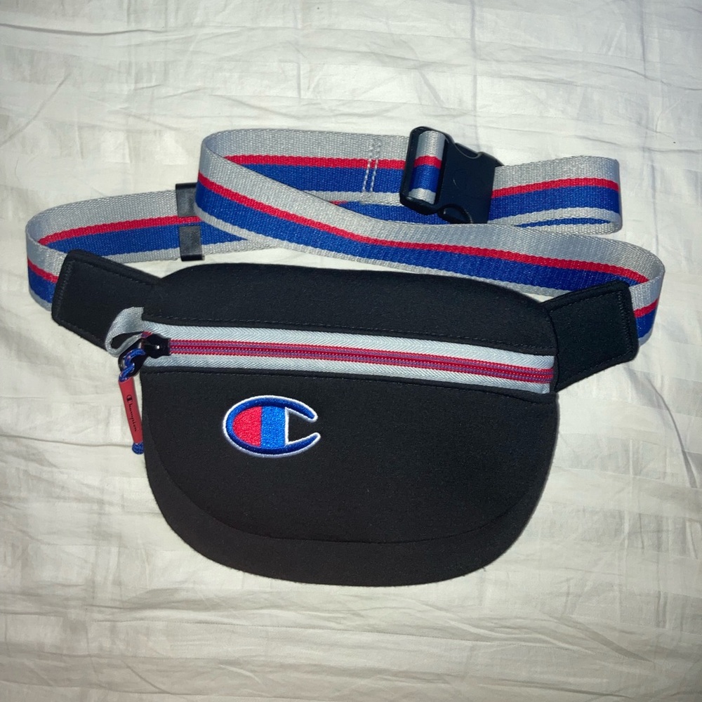 Champion Fanny pack, shoulder bag, fling bag. Like new. No signs of wear